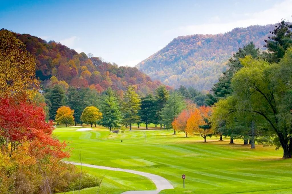 Fall Foliage Guide: When and Where to See Peak Color