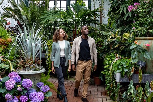 Couple exploring the Conservatory at Biltmore Estate